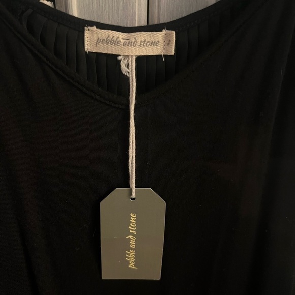 Anthropologie Pebble And Stone Black Layered Pleated Split Back V-Neck Tank - Picture 6 of 6